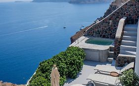 Pezoules Of Oia